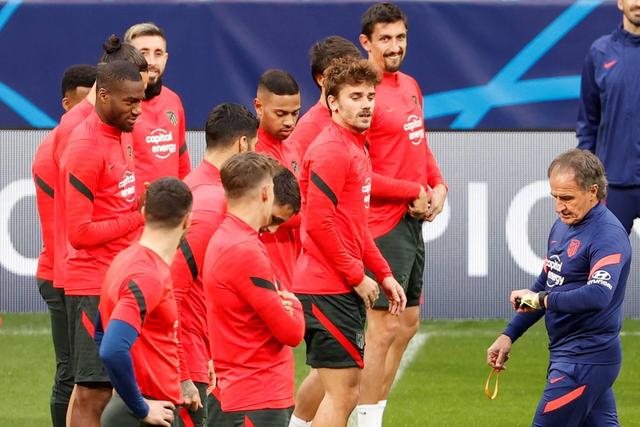 浓眉伤退詹姆斯三双 湖人大胜猛龙主场5连胜